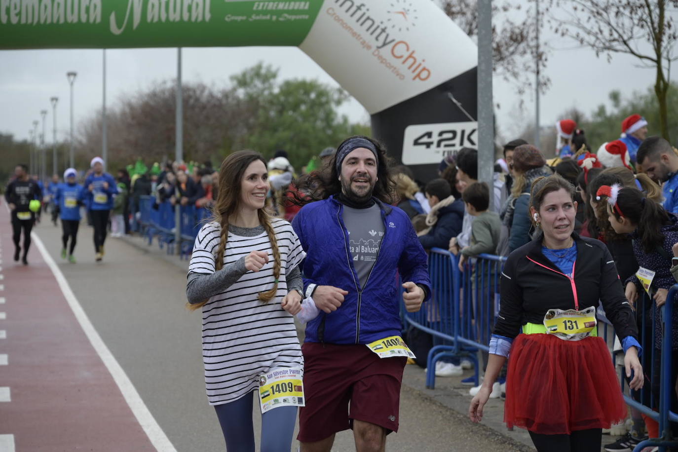 Búscate en las imágenes de la San Silvestre de Badajoz (I)