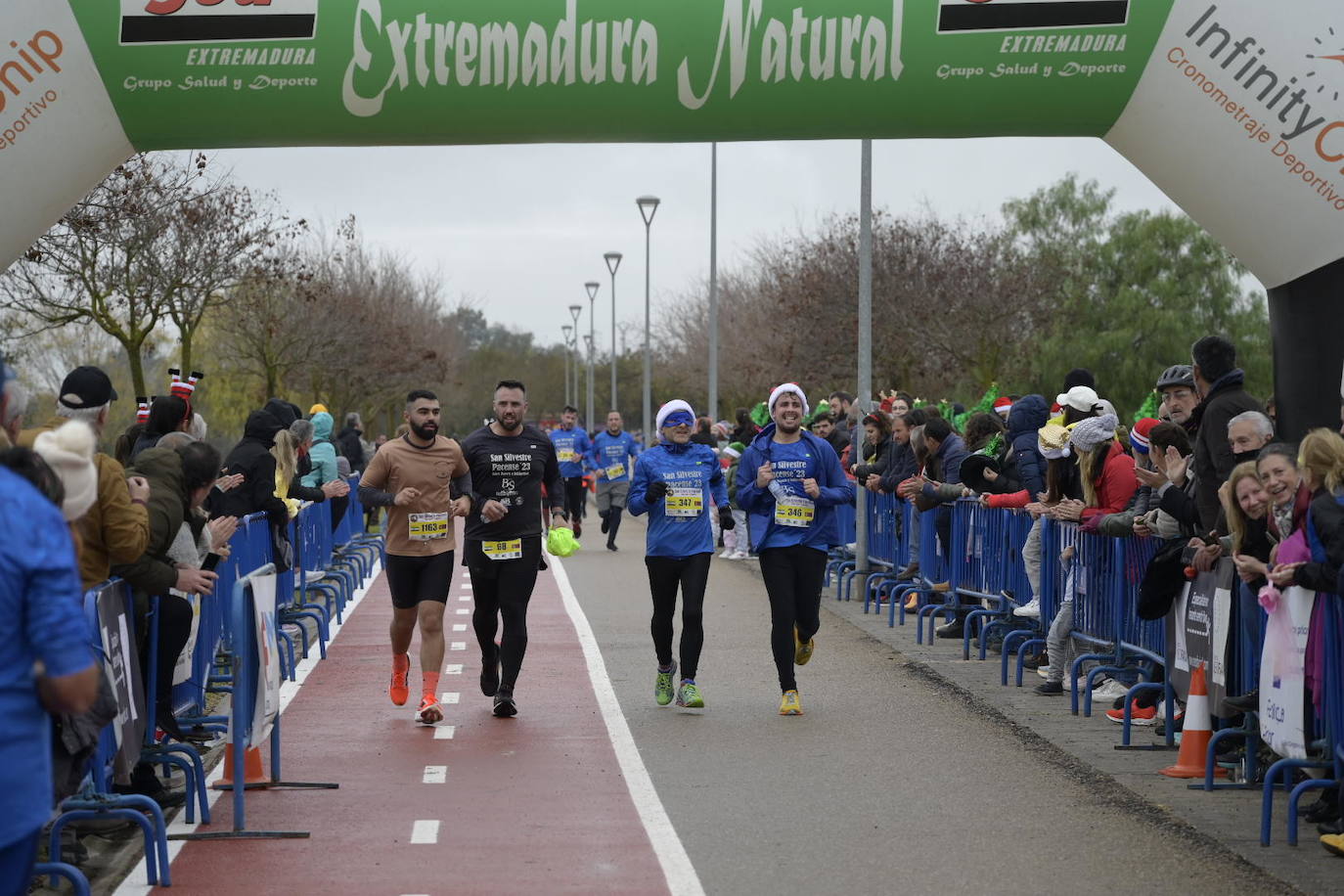 Búscate en las imágenes de la San Silvestre de Badajoz (I)