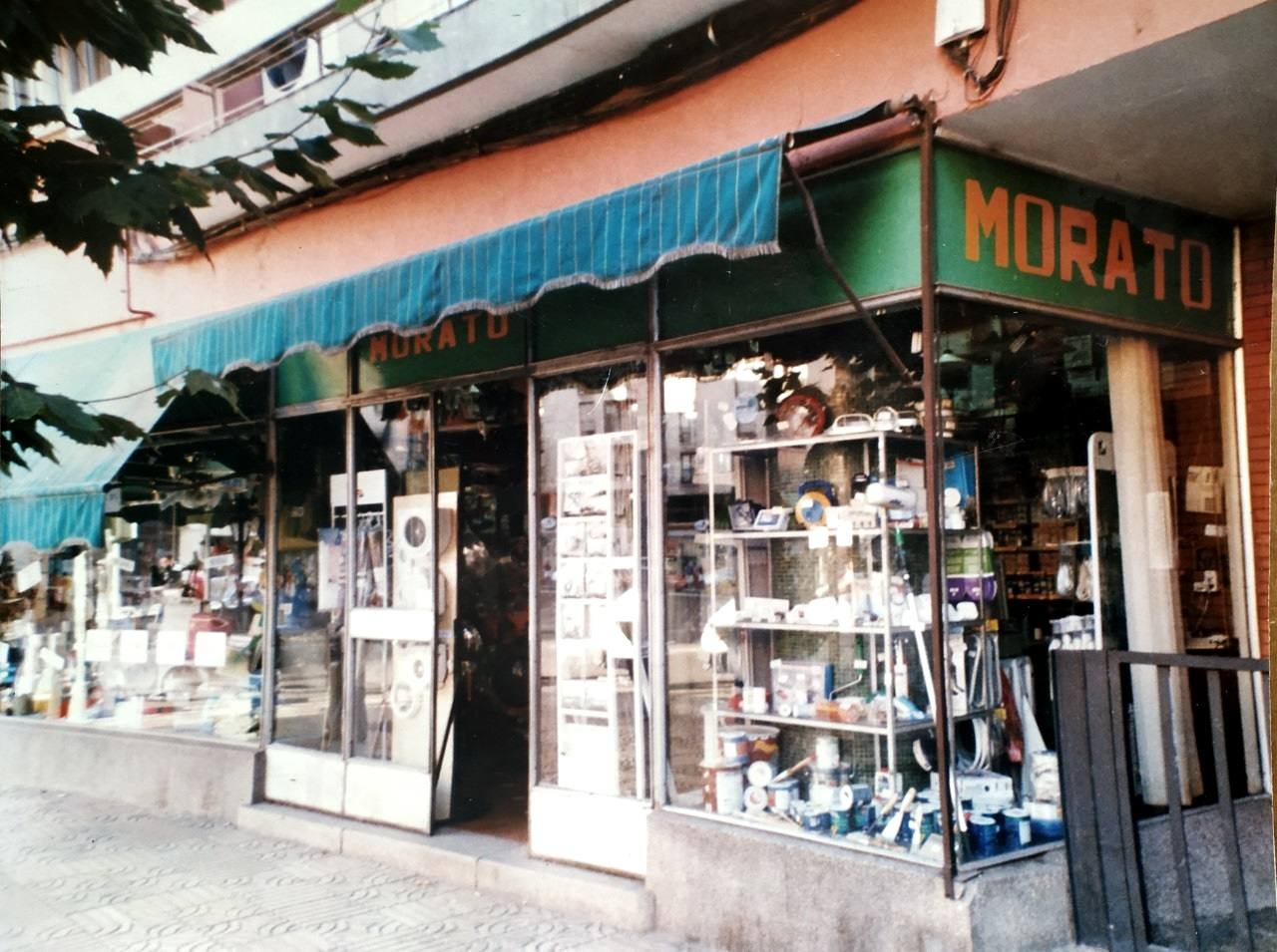 Comercio Morato, en la Plaza de América.