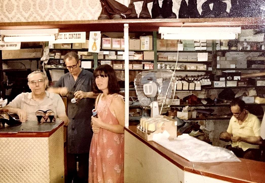 El comercio del zapatero Cortés.