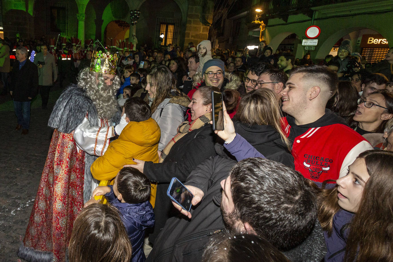Melchor, Gaspar y Baltasar en la Plaza Mayor de Plasencia. 