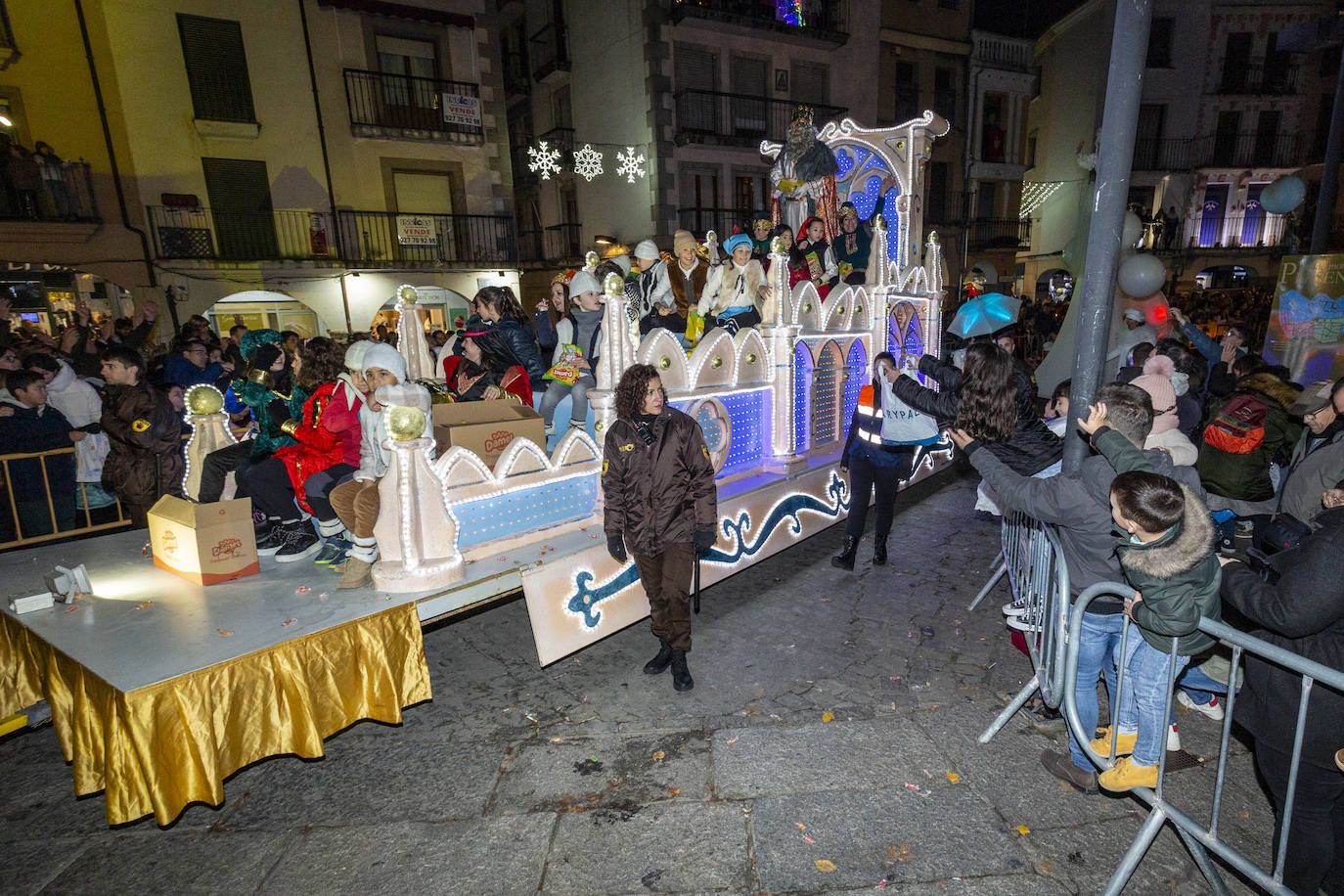 Melchor, Gaspar y Baltasar en la Plaza Mayor de Plasencia. 