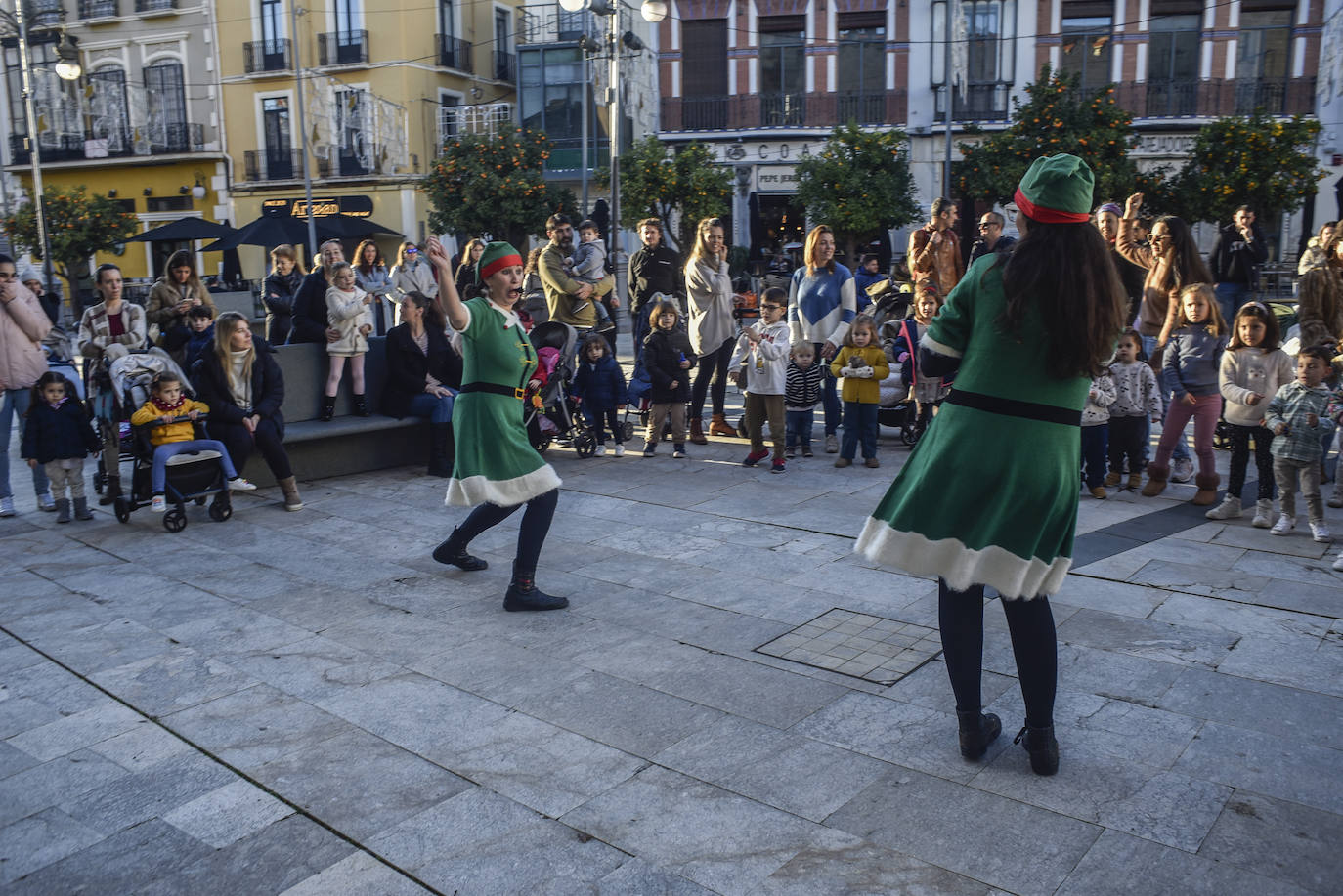 Cantajuegos en la Plaza de España. 