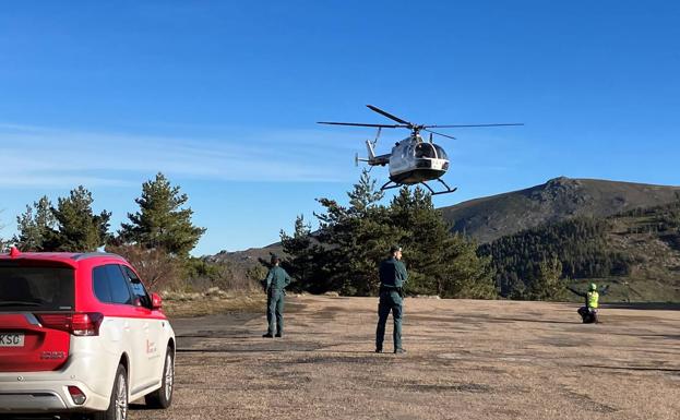 Uno de los dos helicópteros que participaron este martes en el operativo de búsqueda. 