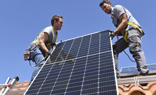 Instalación de placas solares para autoconsumo. 