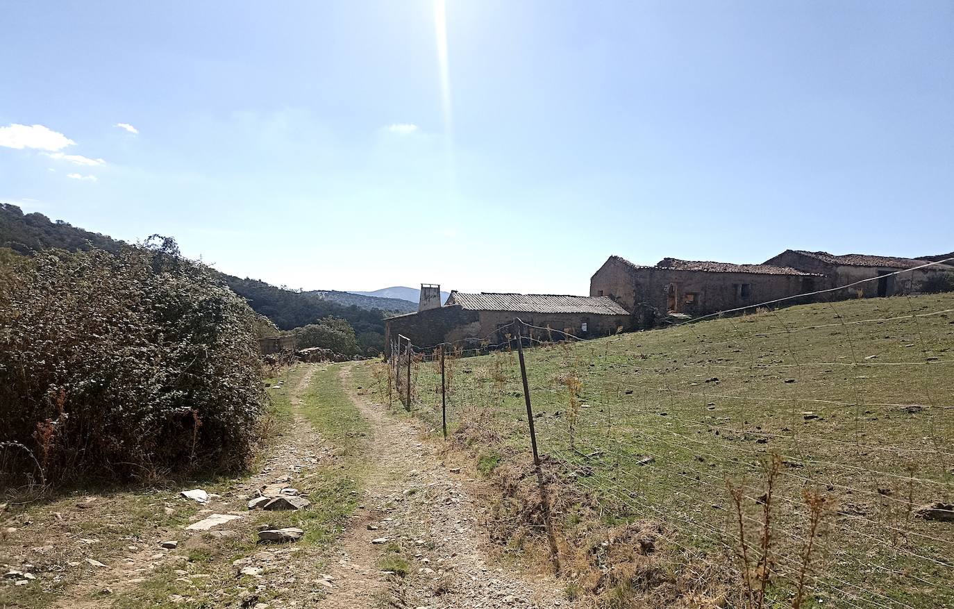 Casas en ruina en Vallenaharro.