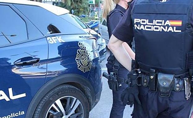 Detenidos dos jóvenes de 21 y 28 años en Badajoz por traficar con droga