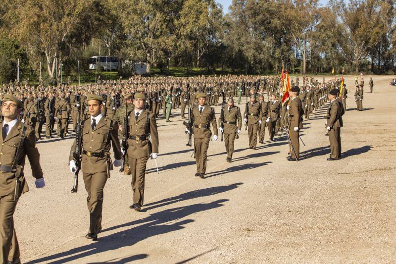 Fotos: Multitudinaria Jura de Bandera en el Cefot de Cáceres