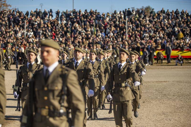Fotos: Multitudinaria Jura de Bandera en el Cefot de Cáceres