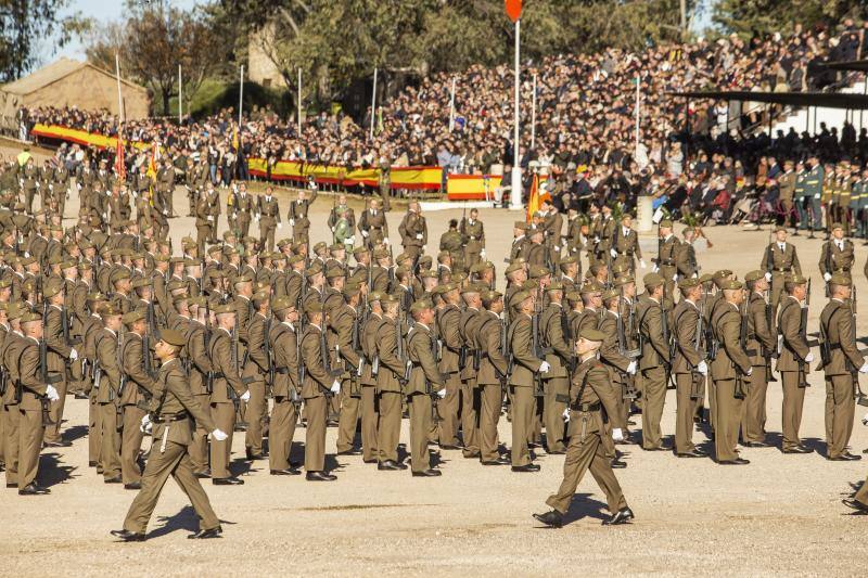 Fotos: Multitudinaria Jura de Bandera en el Cefot de Cáceres