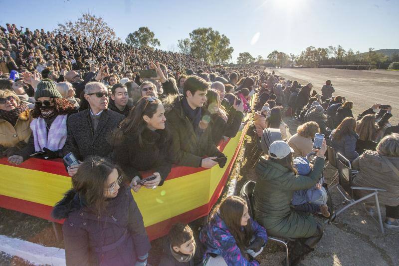 Fotos: Multitudinaria Jura de Bandera en el Cefot de Cáceres
