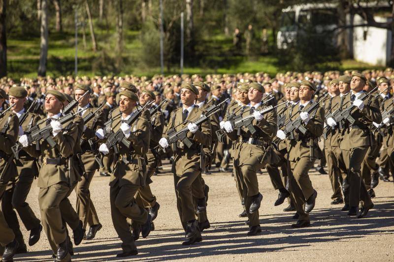 Fotos: Multitudinaria Jura de Bandera en el Cefot de Cáceres