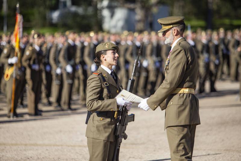 Fotos: Multitudinaria Jura de Bandera en el Cefot de Cáceres