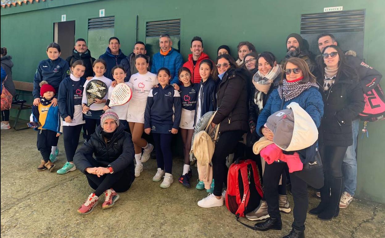 Una parte de la comitiva que se desplazó hasta Plasencia. 