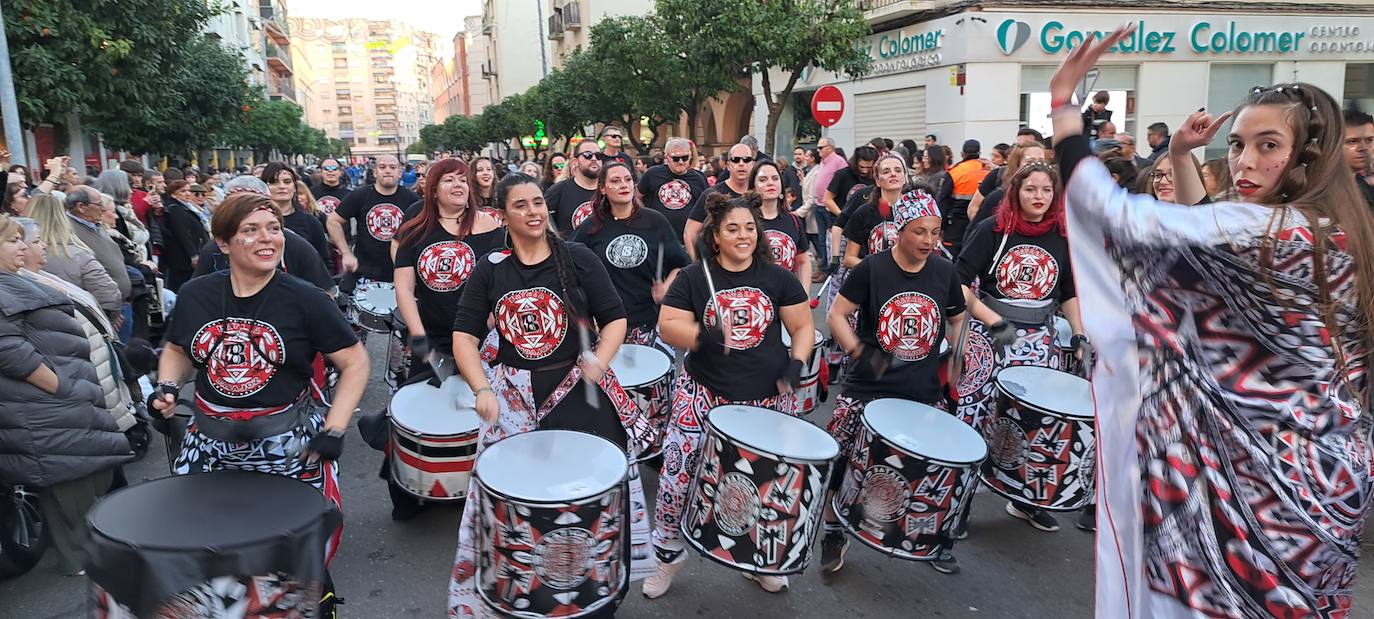 Fotos: Las Candelas ya calientan el Carnaval de Badajoz en Santa Marina