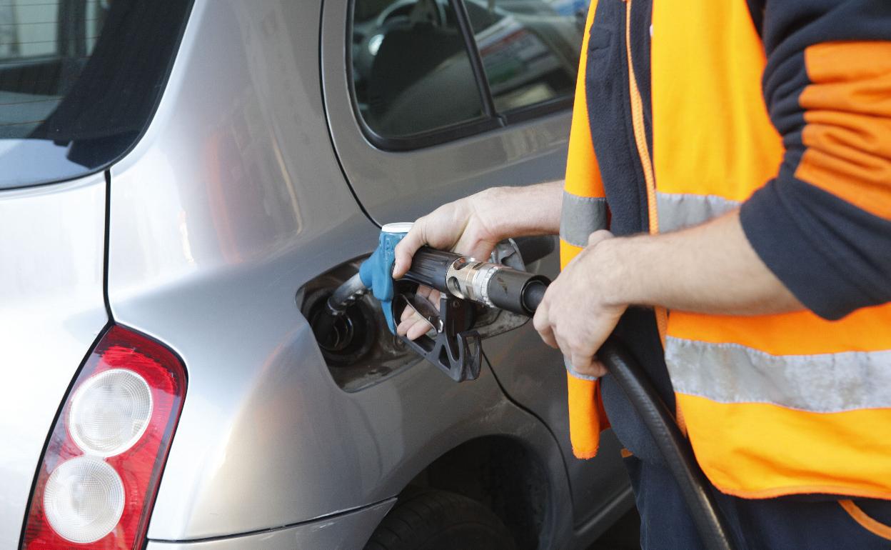 El ahora detenido utilizaba presuntamente la tarjeta de empresa para que repostaran sus conocidos. 