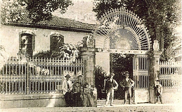 Baños de Montemayor en 1904, tres años después del envenenamiento. 