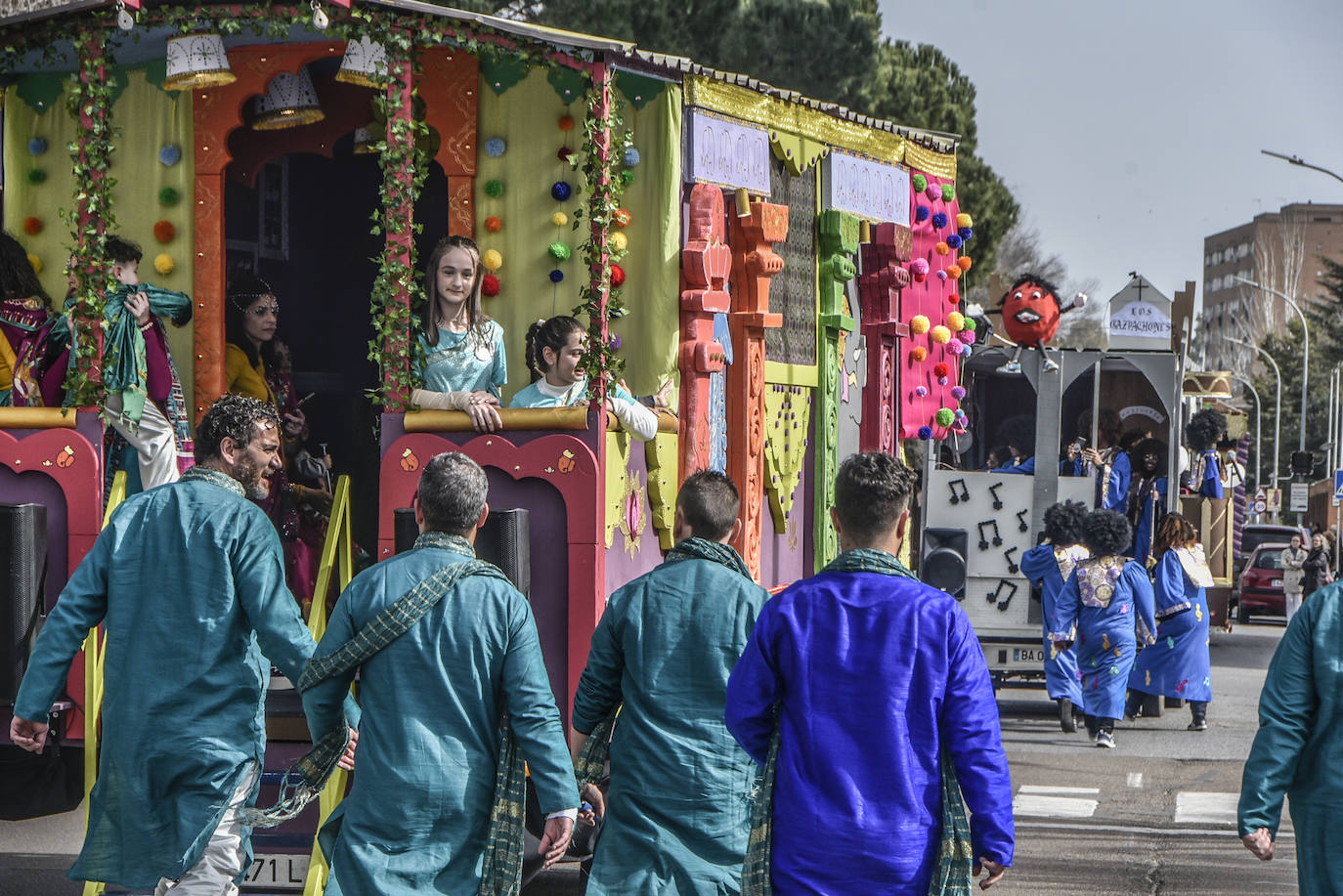 Fotos: Imágenes del desfile de artefactos del Carnaval de Badajoz