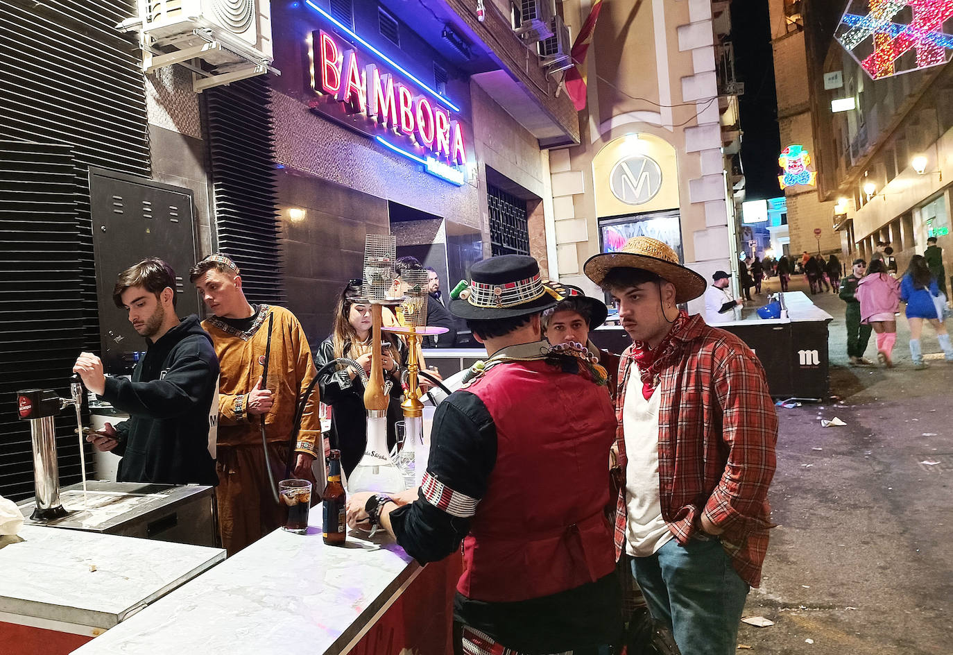 Fotos: Carnaval | Imágenes de la noche de sábado en Badajoz