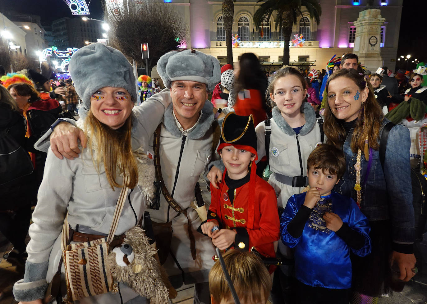 Fotos: Carnaval | Imágenes de la noche de sábado en Badajoz