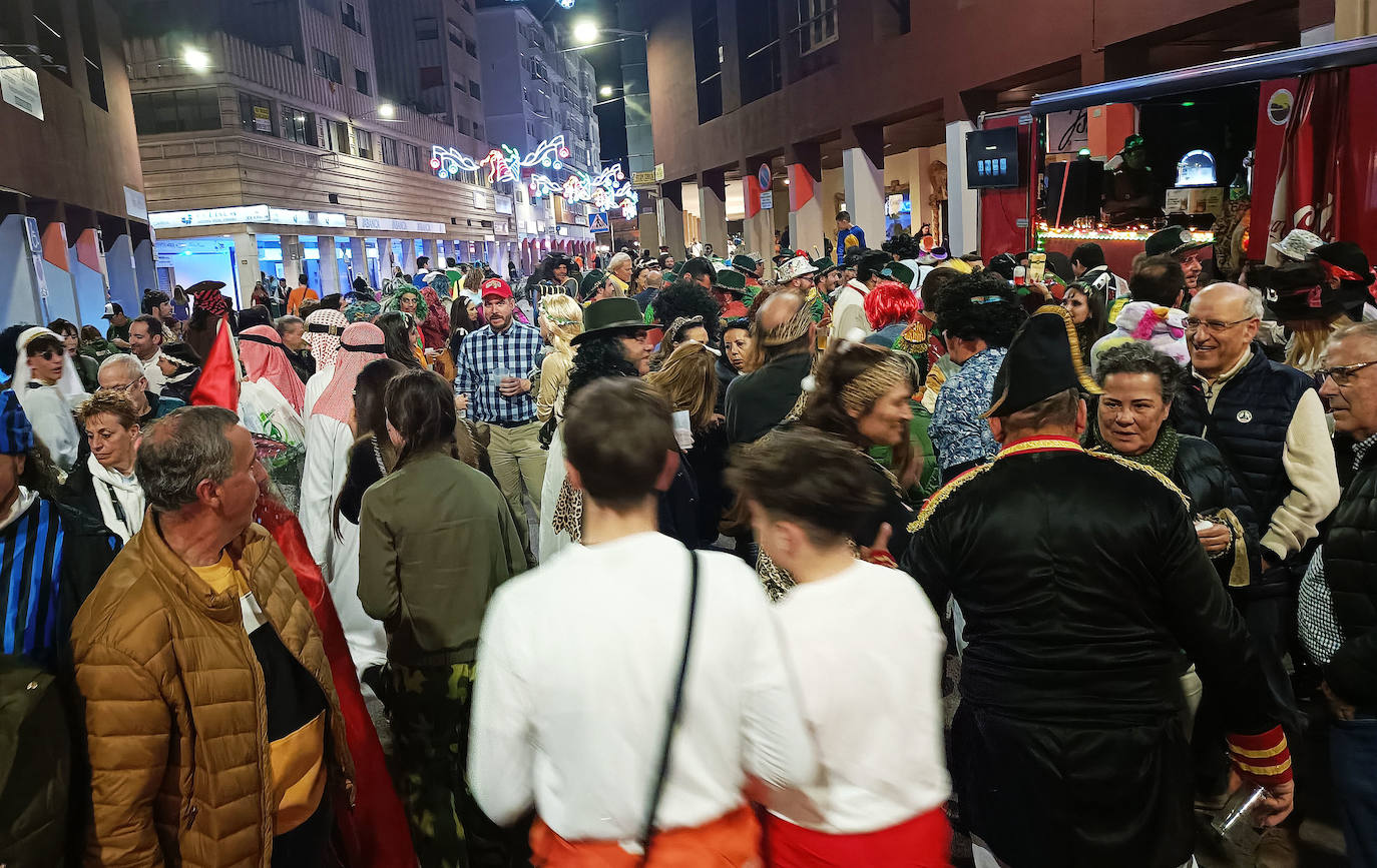 Fotos: Carnaval | Imágenes de la noche de sábado en Badajoz