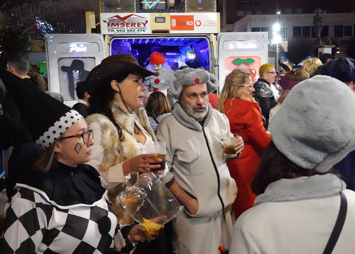 Fotos: Carnaval | Imágenes de la noche de sábado en Badajoz