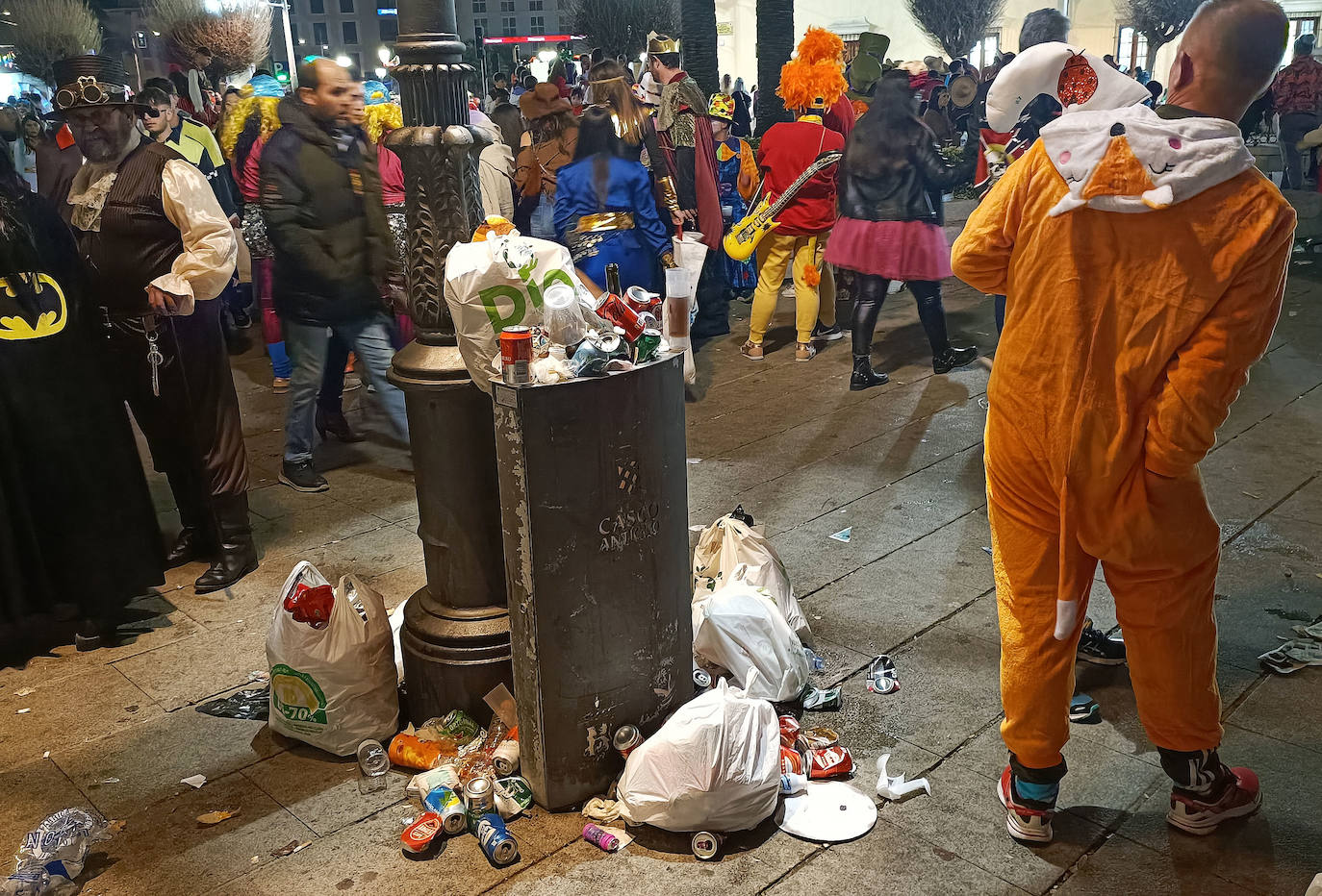 Fotos: Carnaval | Imágenes de la noche de sábado en Badajoz