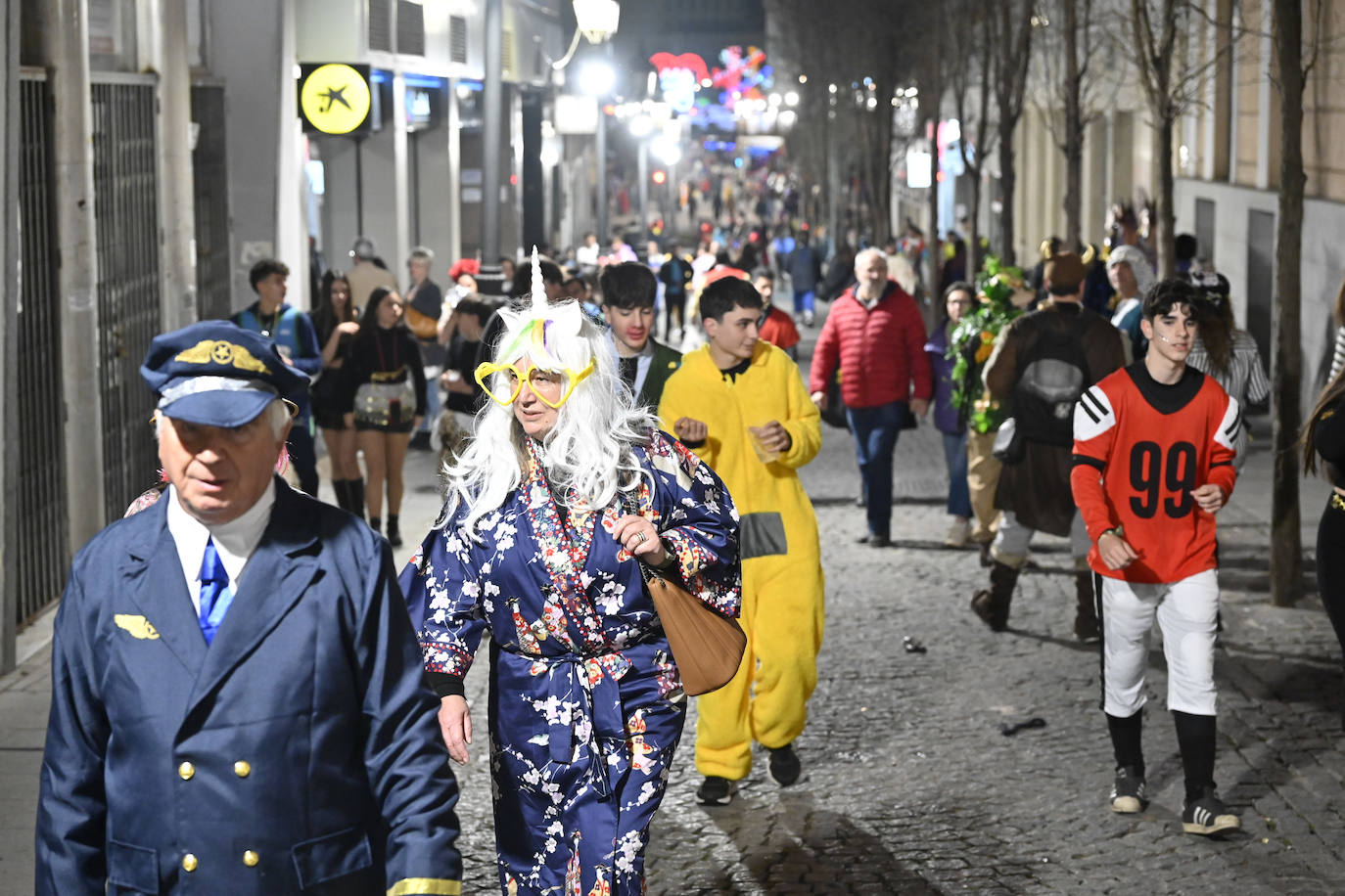 Fotos: Así se vive el lunes de carnaval en Badajoz