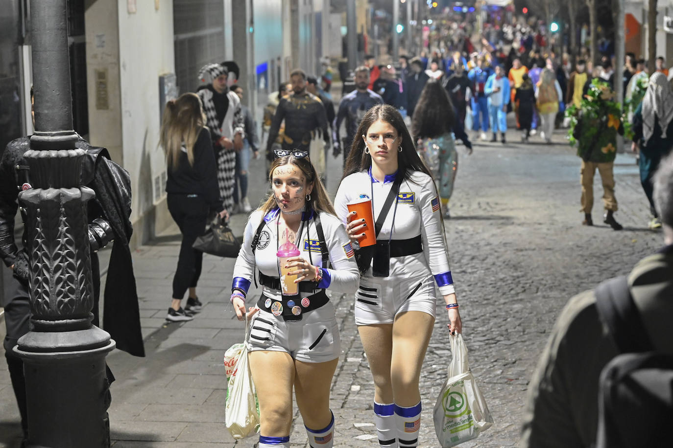 Fotos: Así se vive el lunes de carnaval en Badajoz