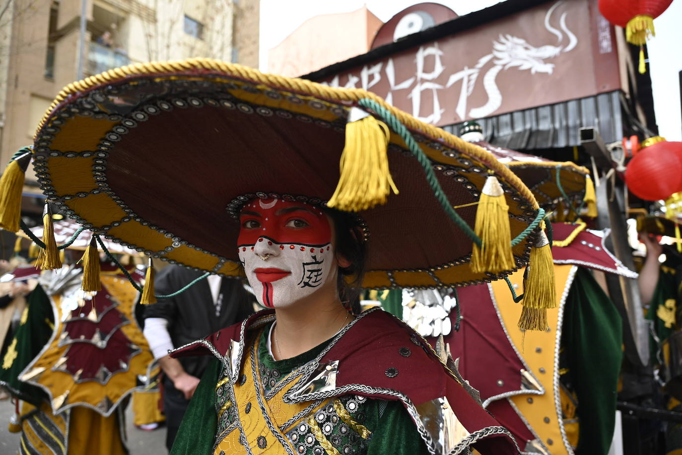 Fotos: Badajoz | San Roque acoge el tradicional Entierro de la Sardina y el desfile de comparsas del martes de Carnaval