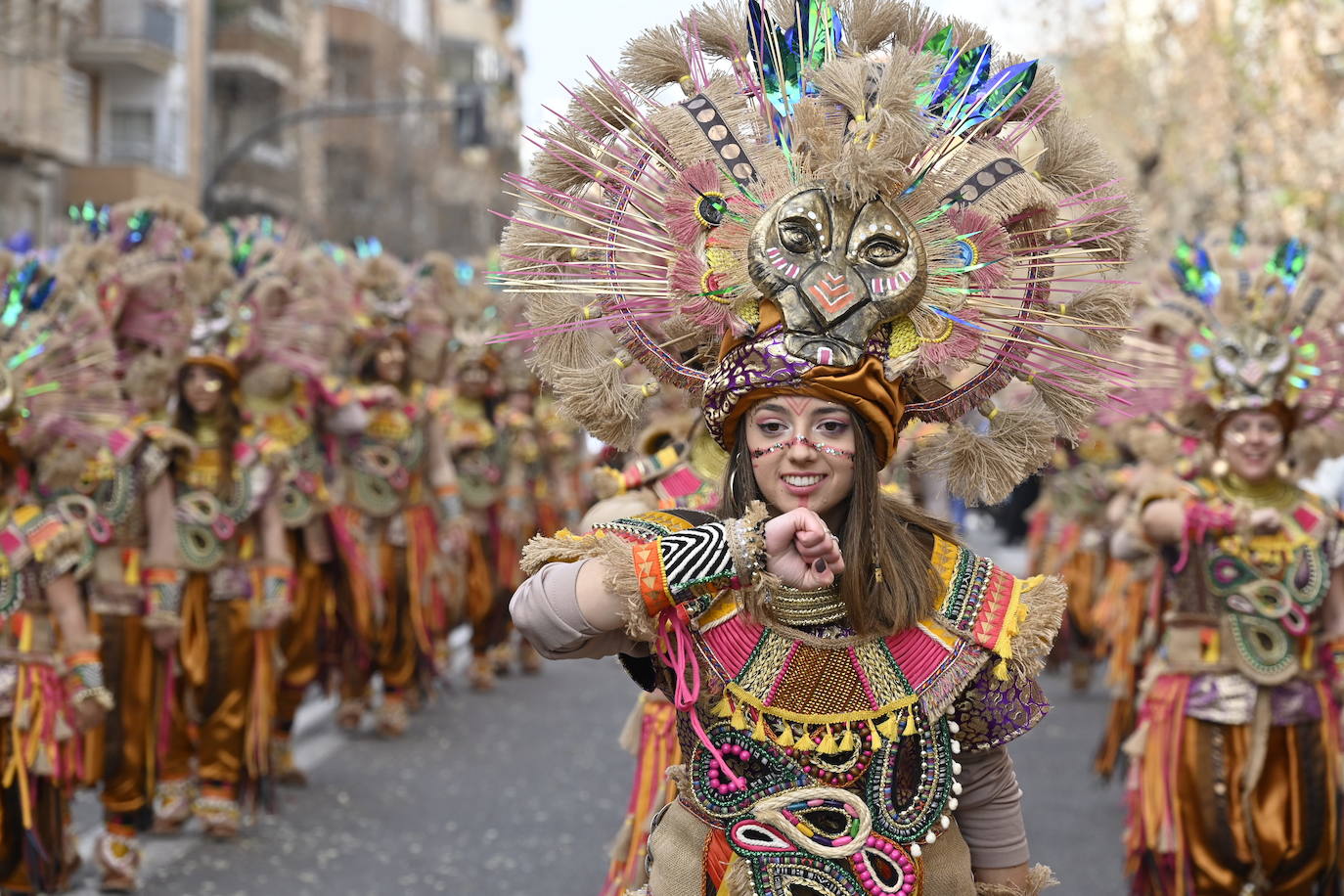 Fotos: Badajoz | San Roque acoge el tradicional Entierro de la Sardina y el desfile de comparsas del martes de Carnaval