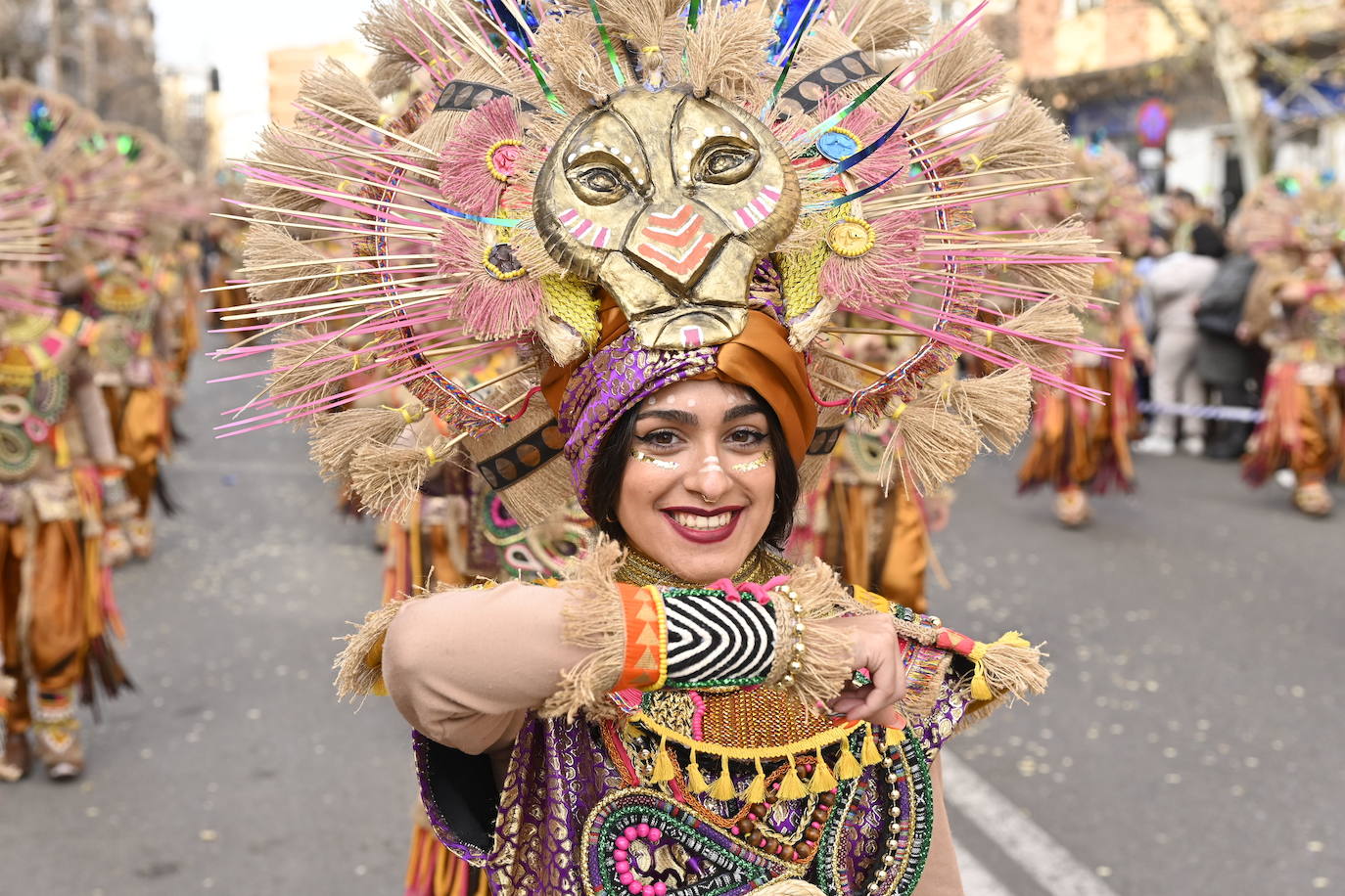 Fotos: Badajoz | San Roque acoge el tradicional Entierro de la Sardina y el desfile de comparsas del martes de Carnaval