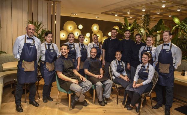 Equipo completo de cocina y sala.