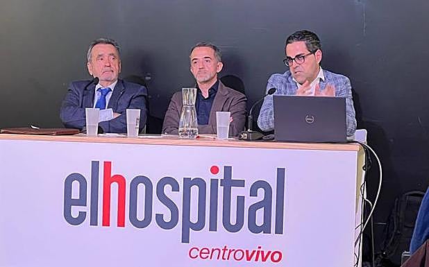 Conferencia sobre Ucrania en el Hospital Centro Vivo. 