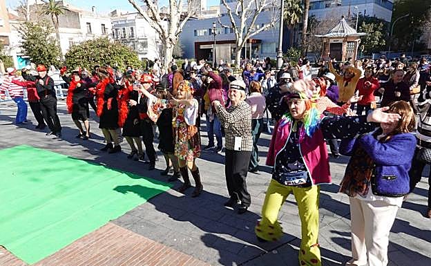 Guateque carnavalero en el Paseo de San Francisco. 