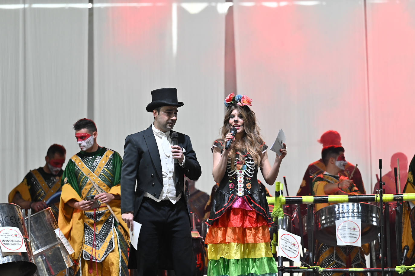 Los presentadores de la gala de entrega de premios. 