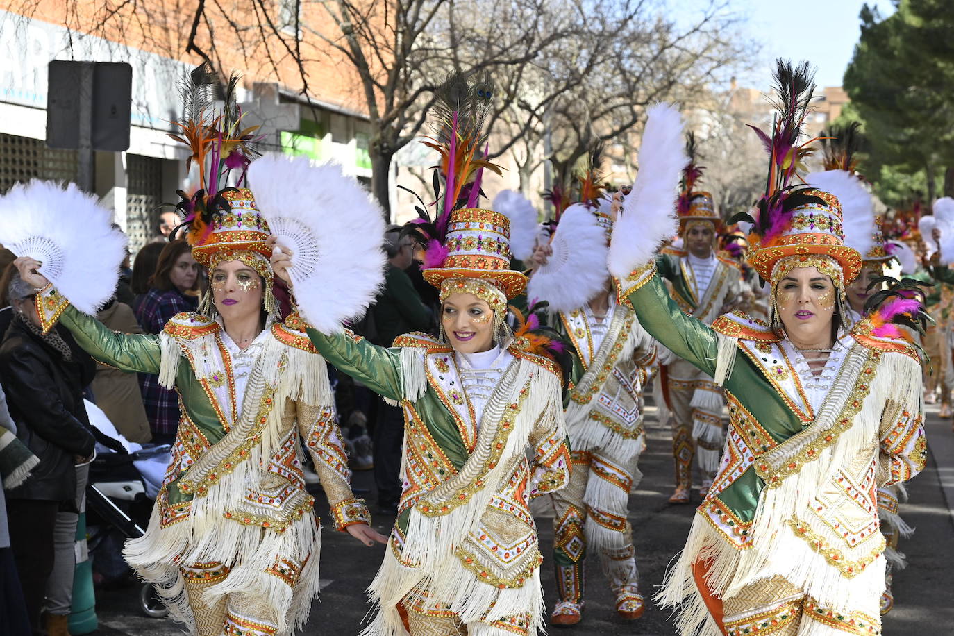 Fotos: Desfile de comparsas de Valdepasillas, en imágenes