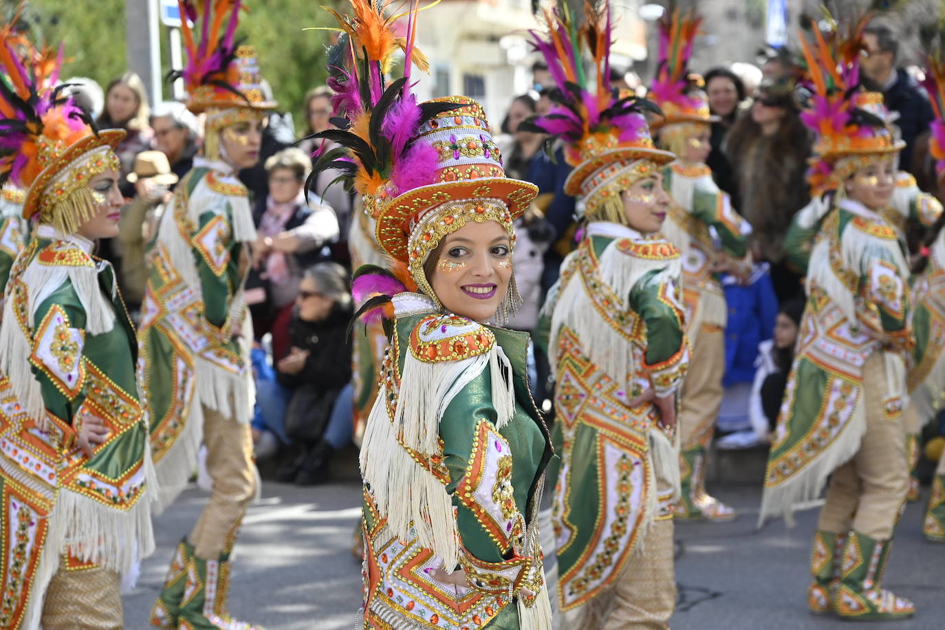 Fotos: Desfile de comparsas de Valdepasillas, en imágenes