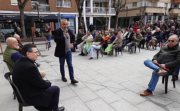 Acto de Vox que tuvo lugar ayer sábado en la plaza de los Alféreces de Badajoz. 
