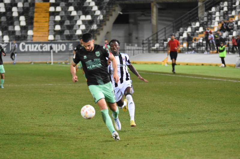 Fotos: Las mejores imágenes del derbi Badajoz-Mérida