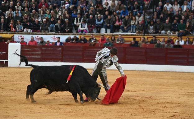 Una gran faena de 'El Juli' tapa el fiasco de Garcigrande 