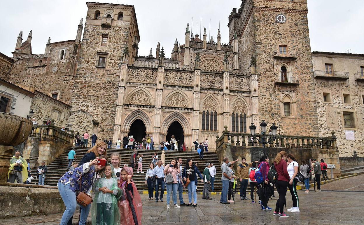 A monseñor Cerro Chaves