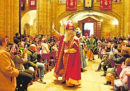 Momento de la entrada de los Reyes Magos a la concatedral.