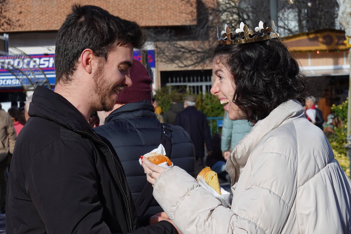 El reparto de roscón en Badajoz, en imágenes