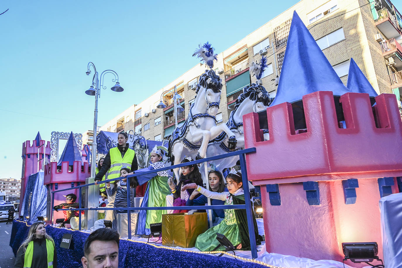 Búscate en la cabalgata de los Reyes Magos de Badajoz (II)