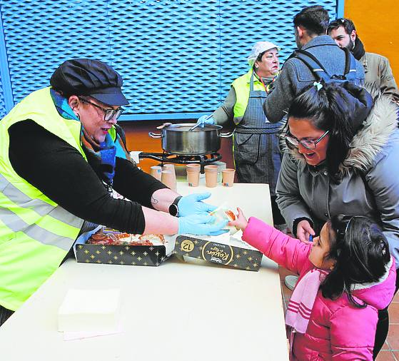 Fiesta pre-Reyes en Rodríguez Moñino.