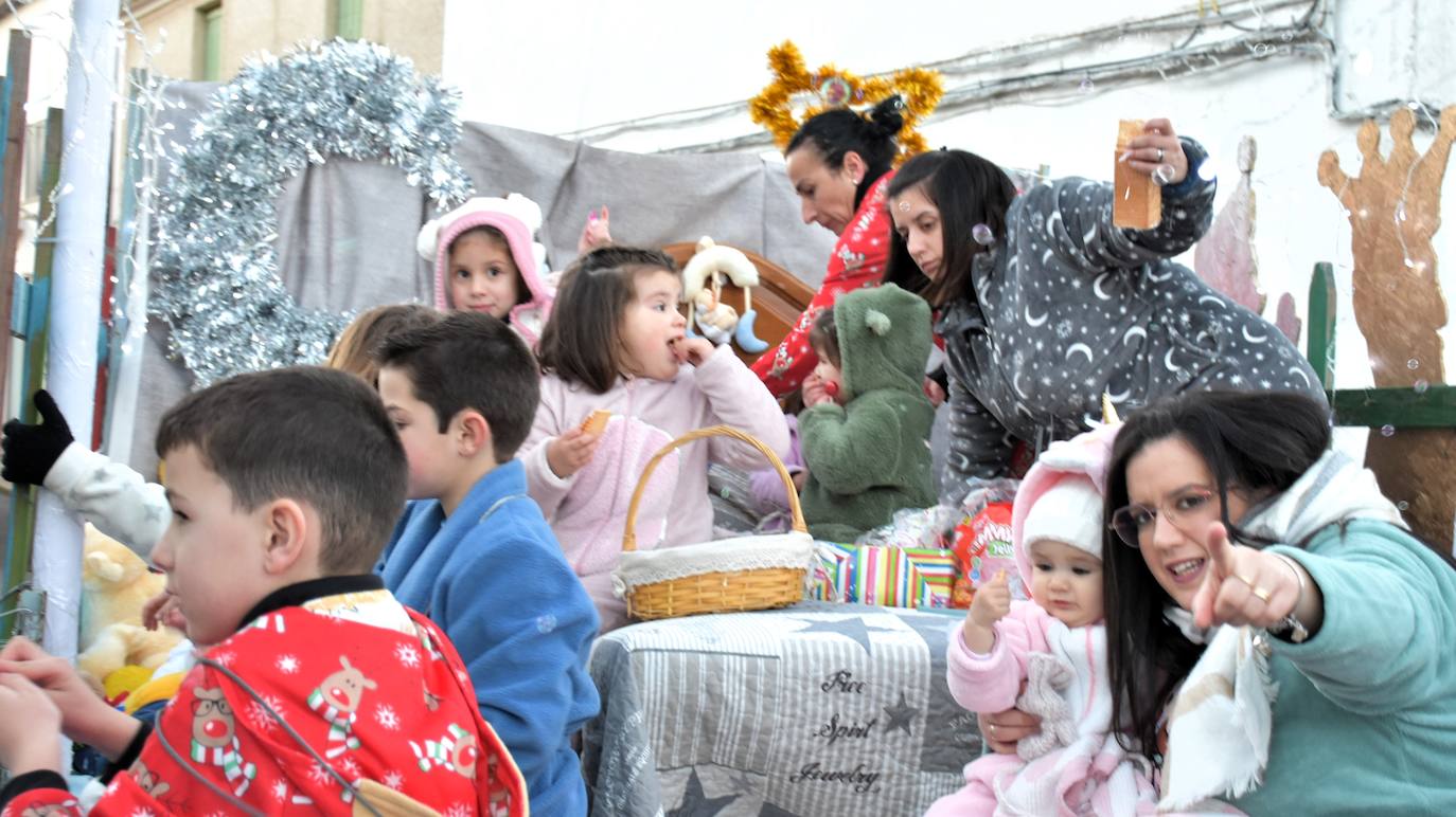 Los Magos de Oriente llenan Alburquerque de ilusión