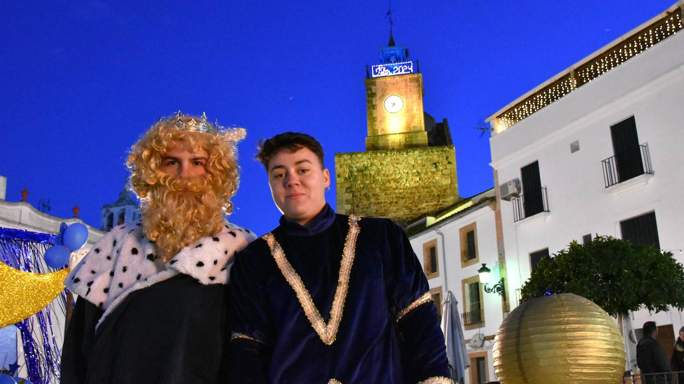 Los Magos de Oriente llenan Alburquerque de ilusión