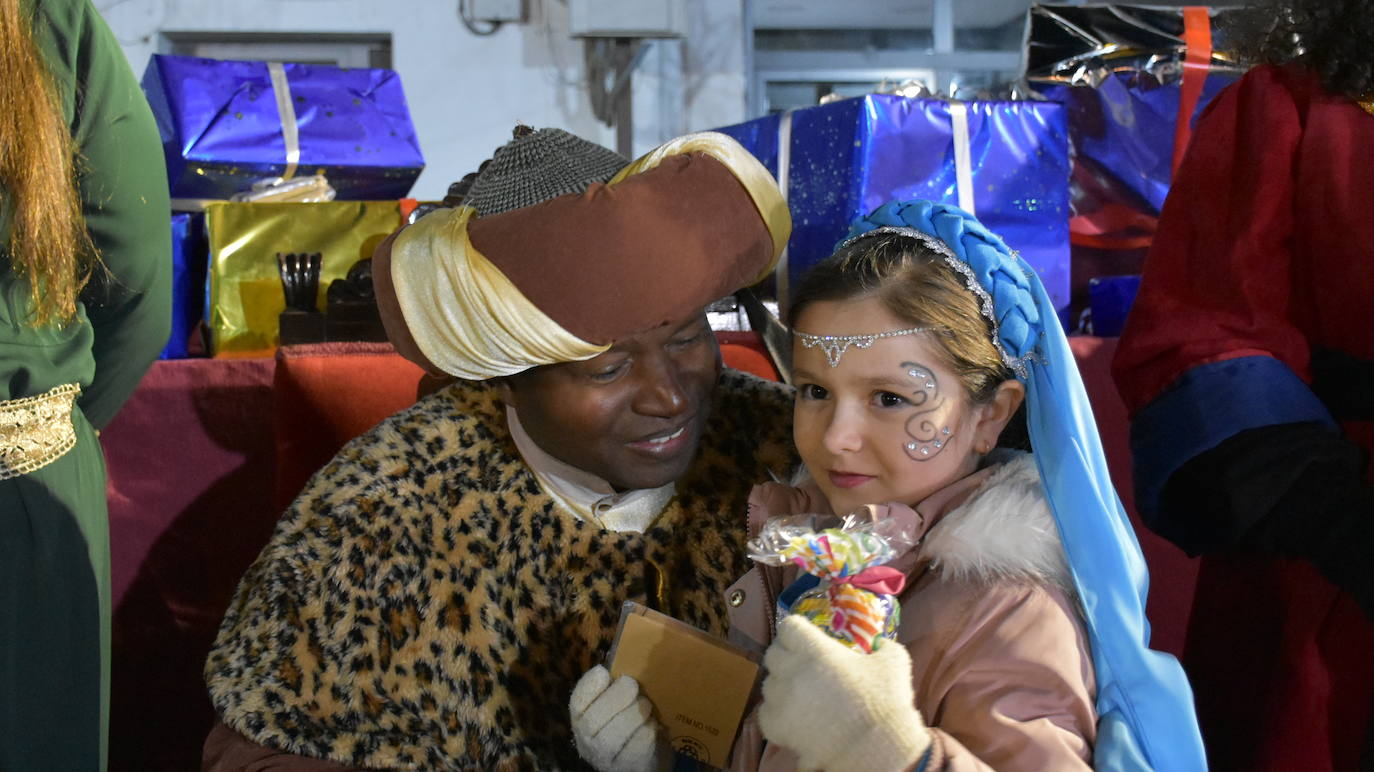 Los Magos de Oriente llenan Alburquerque de ilusión