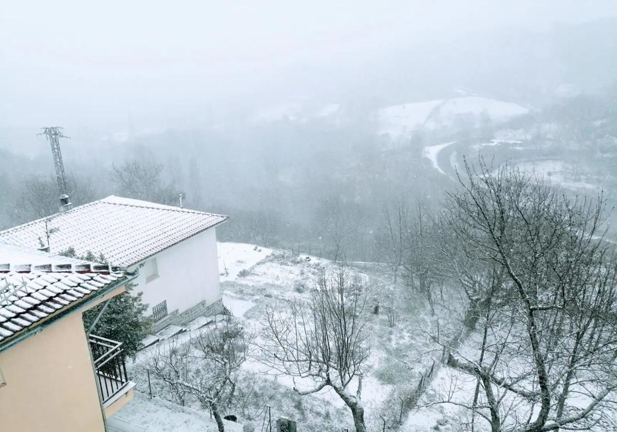 Estampa de La Garganta con nieve del pasado mes de febrero.